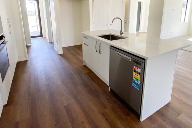 Photo of property in 32 Sanders Way, Rolleston, 7614