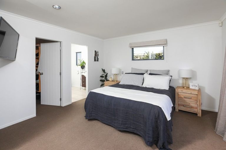 Photo of property in 14 Madison Street, Cambridge, 3434