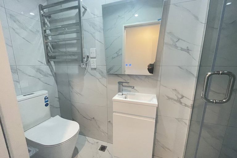 Photo of property in 1/40 Mark Edward Drive, Half Moon Bay, Auckland, 2012