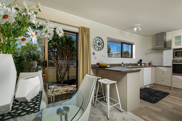 Photo of property in 37 Pine Road, Orewa, 0931