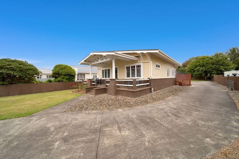 Photo of property in 17 Galt Street, Hawera, 4610