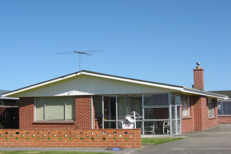 Photo of property in 6a Mcalpine Place, Rangiora, 7400