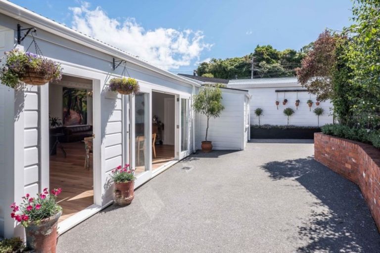 Photo of property in 75 Ironside Road, Johnsonville, Wellington, 6037