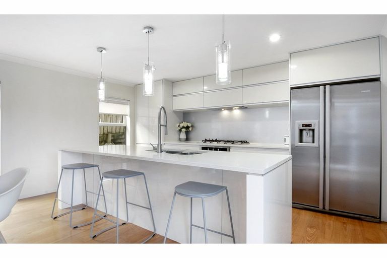 Photo of property in 3 Bangla Place, Massey, Auckland, 0614