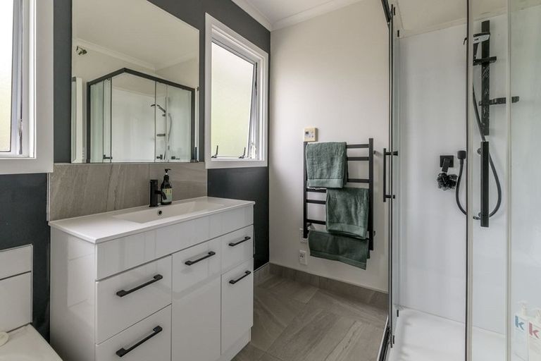 Photo of property in 276 Te Moana Road, Waikanae, 5036