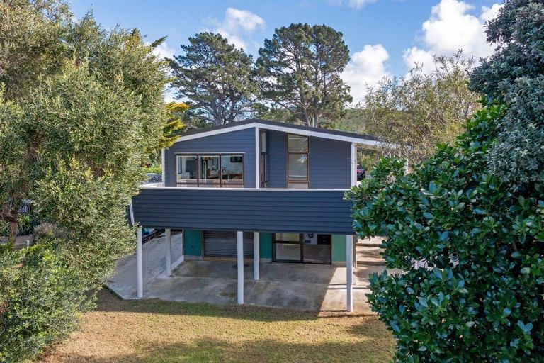 Photo of property in 96 Blue Pacific Parade, Riversdale Beach, Masterton, 5872