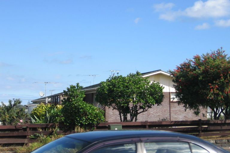 Photo of property in 2/3204 Great North Road, New Lynn, Auckland, 0600