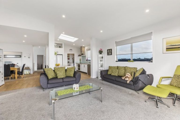 Photo of property in 5 Spinifex Street, Papamoa Beach, Papamoa, 3118