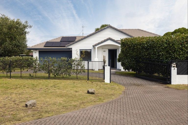 Photo of property in 75 Corinth Grove, Papamoa Beach, Papamoa, 3118