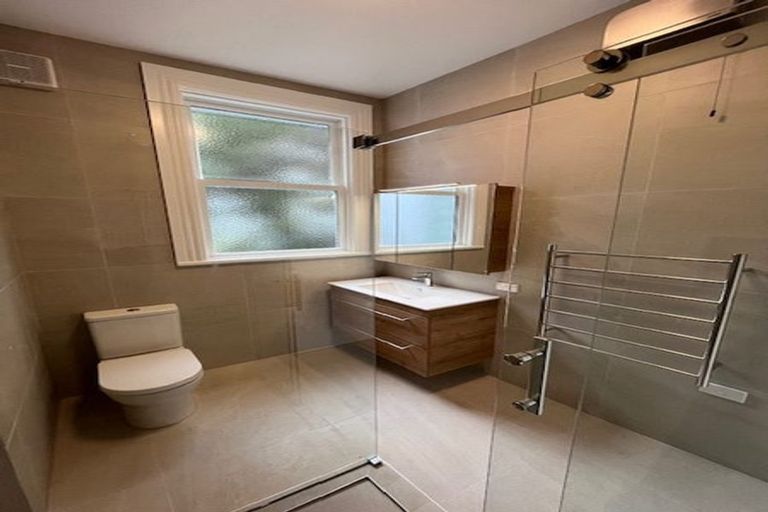 Photo of property in 18 Portland Crescent, Thorndon, Wellington, 6011