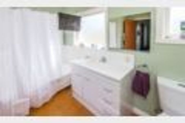 Photo of property in 37 Karewa Street, Castlecliff, Whanganui, 4501