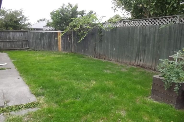 Photo of property in 15 Grimseys Road, Redwood, Christchurch, 8051