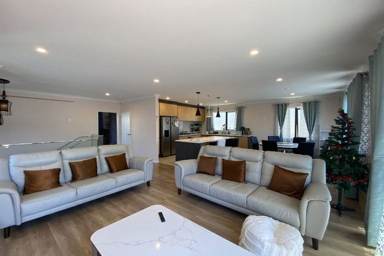 Photo of property in 21 Keepers Drive, Gulf Harbour, Whangaparaoa, 0930