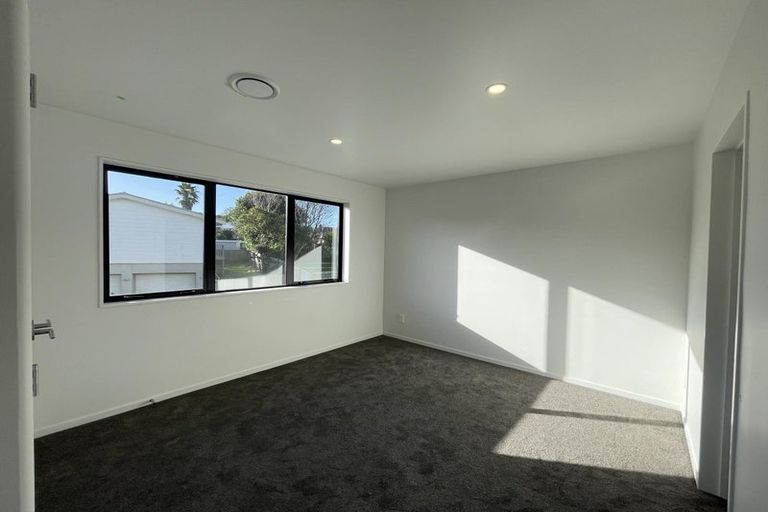 Photo of property in 26 Sandgate Avenue, Botany Downs, Auckland, 2010