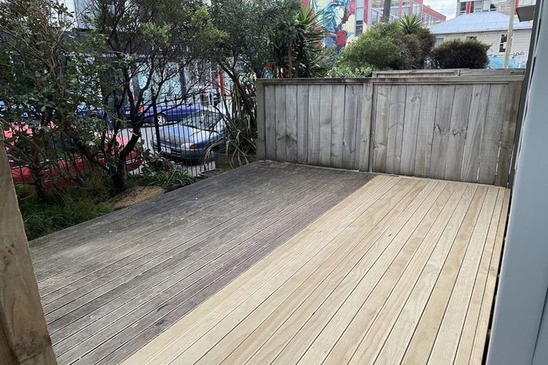 Photo of property in 17/3 Kelvin Grove, Te Aro, Wellington, 6011