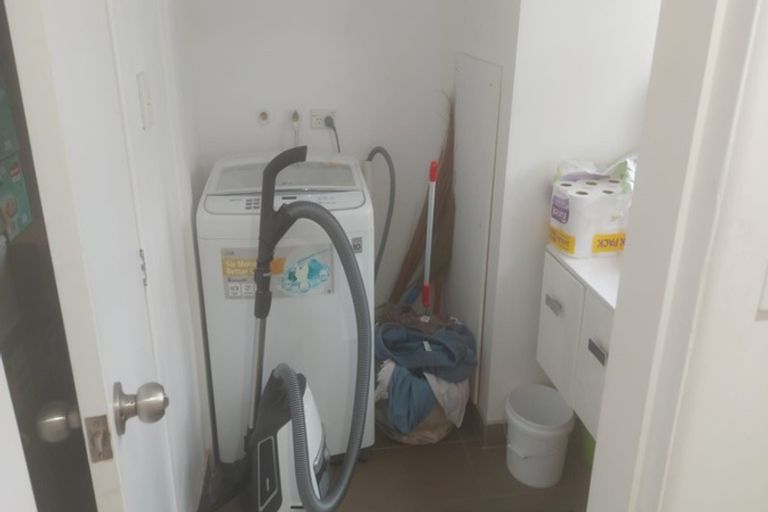 Photo of property in 452a West Coast Road, Glen Eden, Auckland, 0602