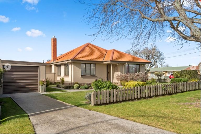 Photo of property in 2 Pemberton Crescent, Greerton, Tauranga, 3112