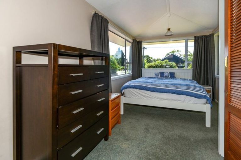 Photo of property in 64 Daniels Road, Redwood, Christchurch, 8051