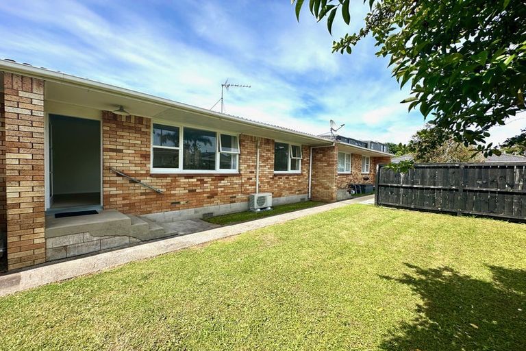 Photo of property in 2/236 Pakuranga Road, Pakuranga Heights, Auckland, 2010