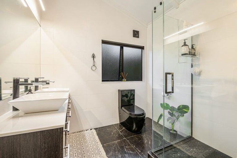 Photo of property in 1/22 Manuwai Road, Torbay, Auckland, 0630