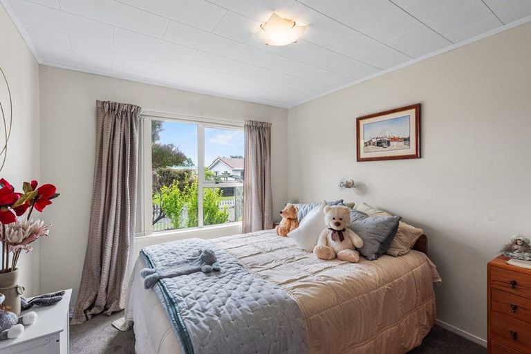 Photo of property in 3 Sharda Grove, Paraparaumu Beach, Paraparaumu, 5032