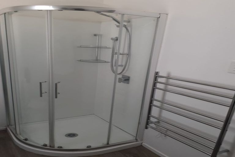 Photo of property in 2/39 Grove Road, Kelburn, Wellington, 6012