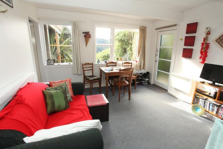 Photo of property in 119 Wadestown Road, Wadestown, Wellington, 6012