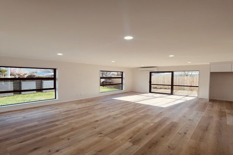 Photo of property in 2/2 Smiths Avenue, Papakura, 2110