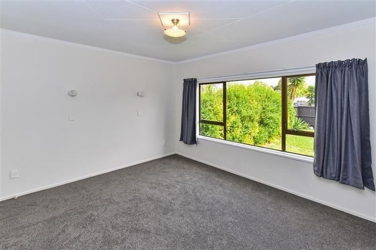 Photo of property in 52 Rosella Road, Mangere East, Auckland, 2024