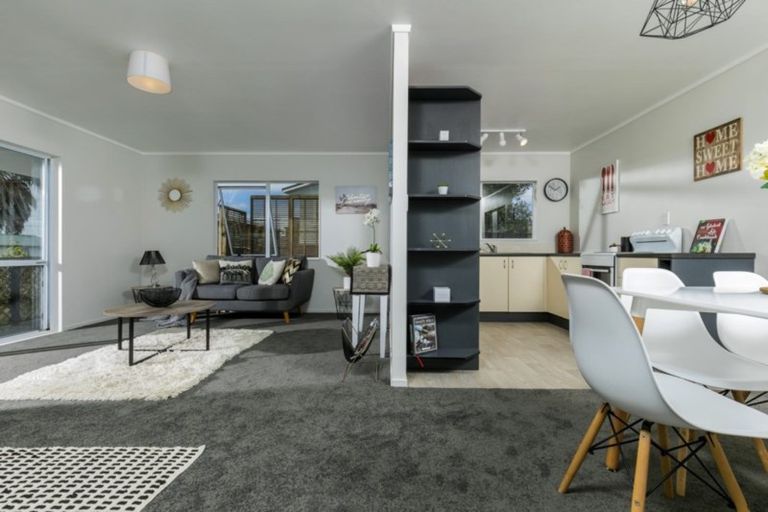 Photo of property in 2/284 Rangatira Road, Beach Haven, Auckland, 0626