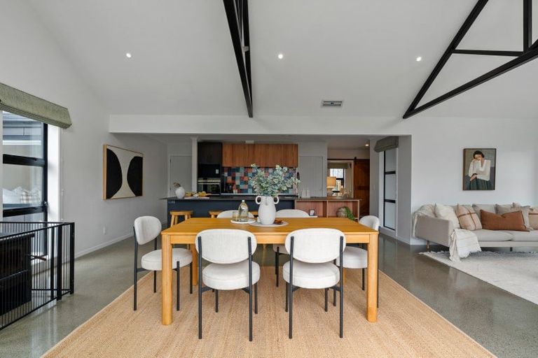 Photo of property in 19 Prestbury Grove, Churton Park, Wellington, 6037