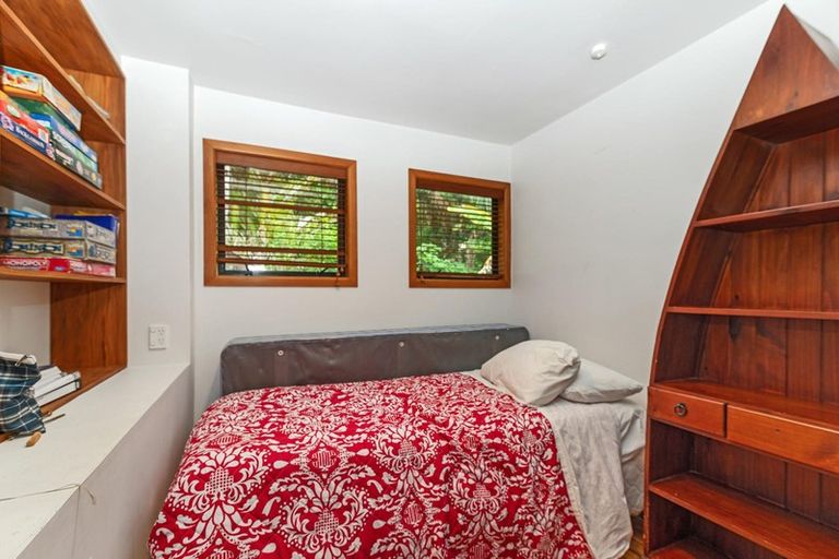 Photo of property in 44 Paturoa Road, Titirangi, Auckland, 0604