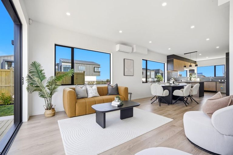 Photo of property in 14 Ocean Breeze Avenue, Hobsonville, 0616