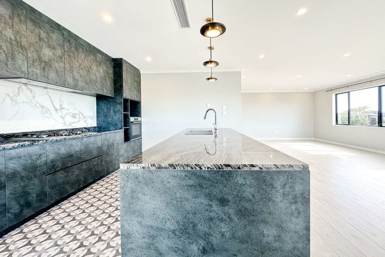 Photo of property in 42 Montgomery Avenue, Belmont, Auckland, 0622