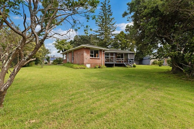 Photo of property in 10 Avalon Place, Glenfield, Auckland, 0629