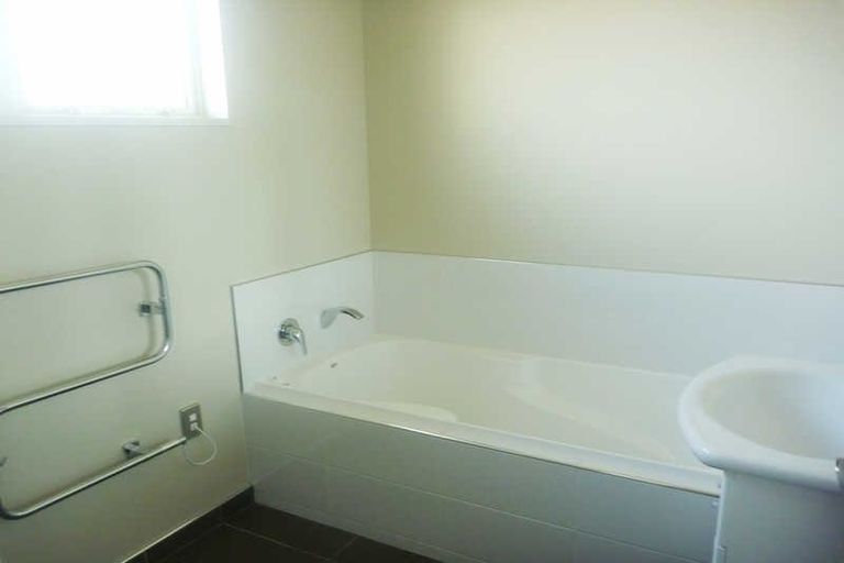 Photo of property in 2/59 Olliviers Road, Phillipstown, Christchurch, 8011