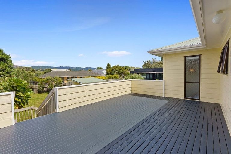 Photo of property in 104 Tutere Street, Waikanae Beach, Waikanae, 5036