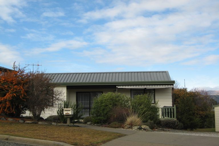 Photo of property in 4 Aeolus Place, Wanaka, 9305