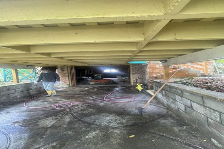 Photo of property in 98 Wharf Road, Te Atatu Peninsula, Auckland, 0610