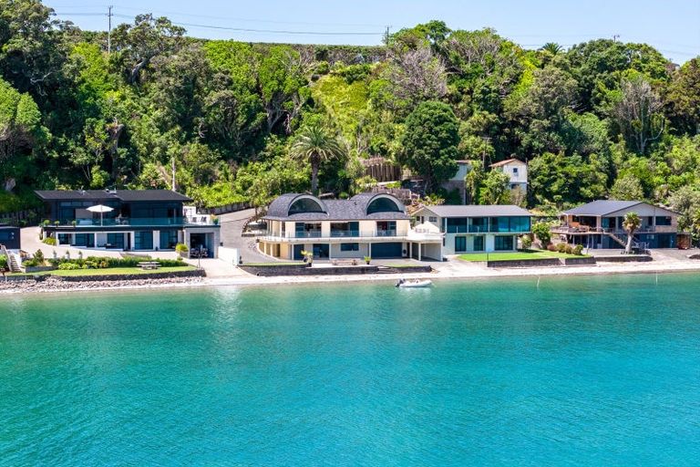 Photo of property in 42 Manganese Point Road, Tamaterau, Whangarei, 0174