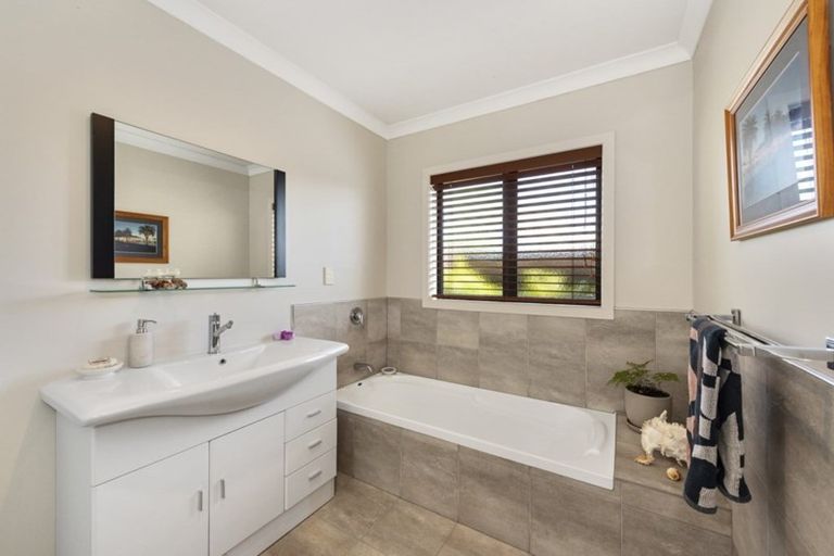 Photo of property in 18a Endeavour Avenue, Flagstaff, Hamilton, 3210