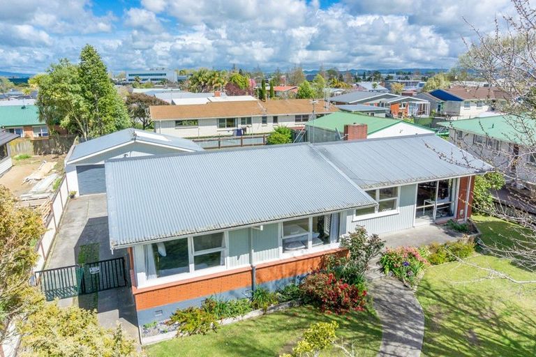 Photo of property in 37 Heath Street, St Andrews, Hamilton, 3200