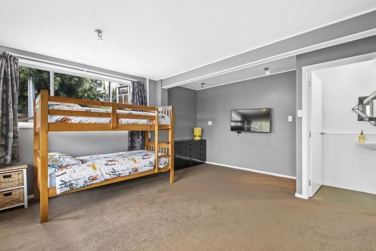 Photo of property in 1/57a Hogans Road, Glenfield, Auckland, 0629