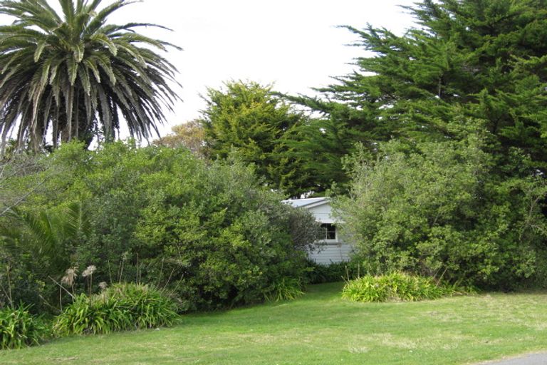 Photo of property in 3 Drake Street, Waikawa Beach, Manakau, 5573