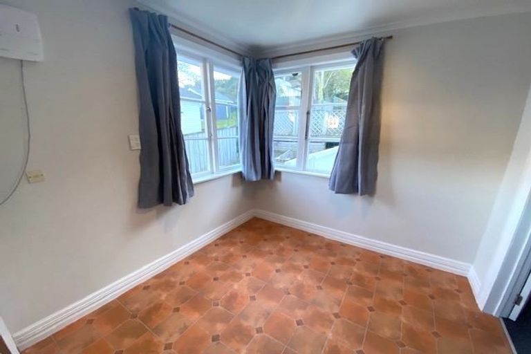 Photo of property in 204 George Street, Stokes Valley, Lower Hutt, 5019