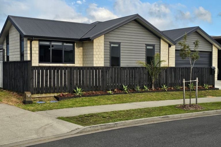 Photo of property in 55 Kotiate Street, Papamoa Beach, Papamoa, 3118