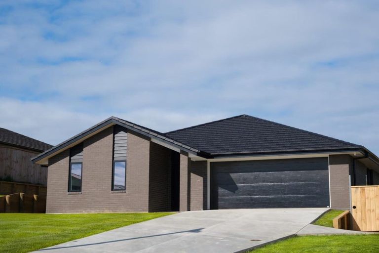 Photo of property in 63 Leathem Crescent, Pokeno, 2402