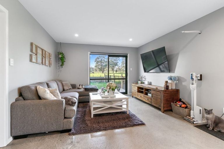 Photo of property in 195 Muhunoa Road East, Ohau, Levin, 5570