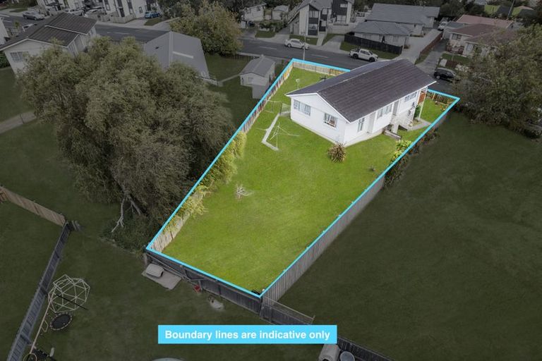 Photo of property in 51 Cedar Heights Avenue, Massey, Auckland, 0614