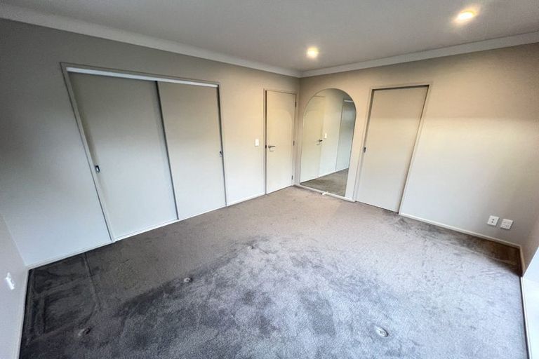 Photo of property in 6 Brindle Way, Newlands, Wellington, 6037